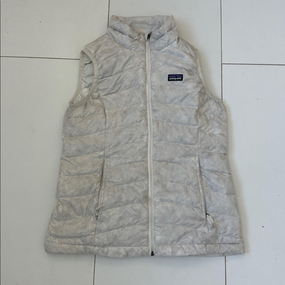 Patagonia Girls White Down Puffer Vest 10